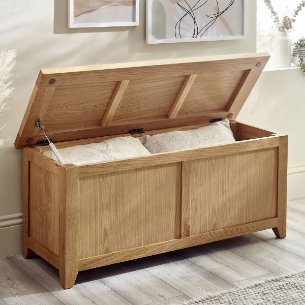 MAL008 - Mallory Storage Bench Roomset_2